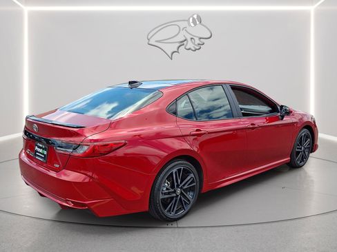 Used 2025 Toyota Camry XSE AWD/4WD image 4
