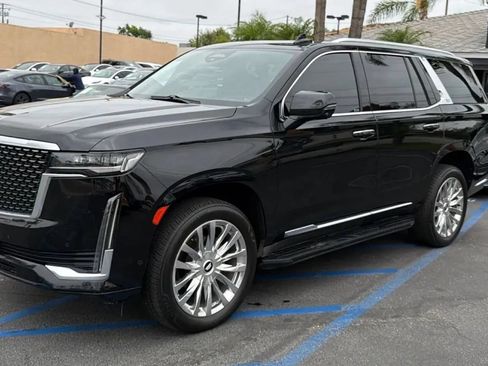 Used 2022 Cadillac Escalade Premium Luxury AWD/4WD image 3