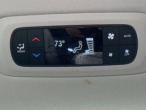 Used 2017 Chrysler Pacifica Touring-L FWD image 24