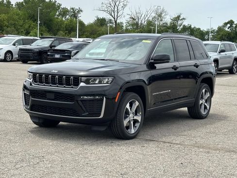 New 2026 Jeep Grand Cherokee Limited AWD/4WD image 6