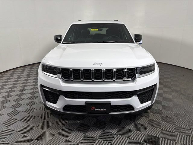 New 2026 Jeep Grand Cherokee Limited w/ Trailer Tow Package AWD/4WD image 4