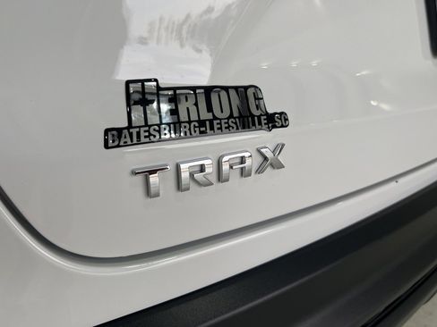 Used 2025 Chevrolet Trax LS image 27