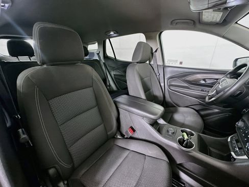 Used 2022 GMC Terrain SLE FWD image 30