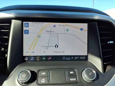 Used 2023 GMC Acadia SLT image 15