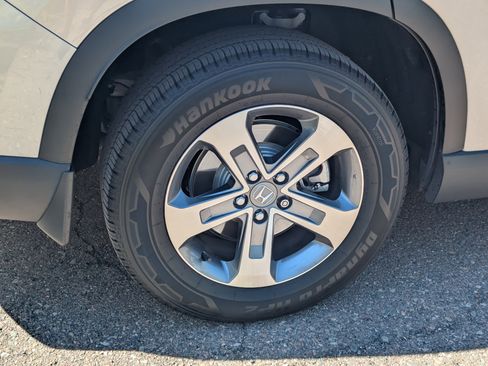 Used 2025 Honda Pilot EX-L image 8