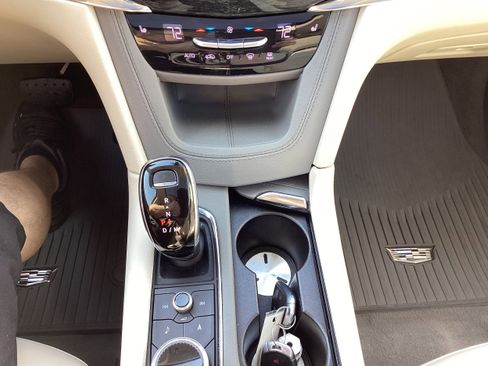 Used 2020 Cadillac XT6 Premium Luxury image 22