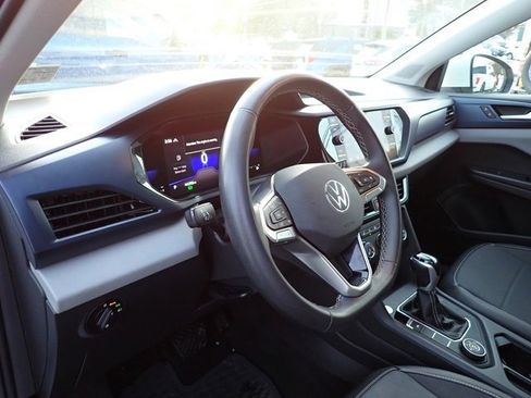 Used 2022 Volkswagen Taos SE image 14