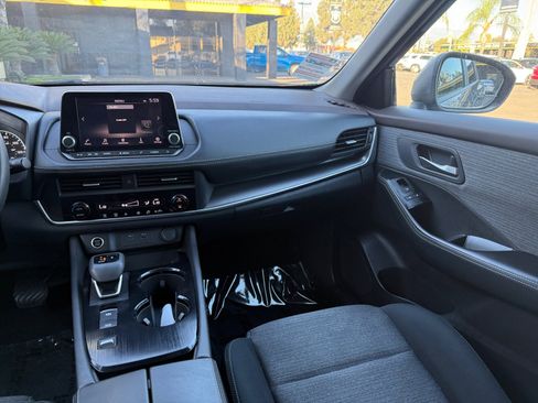 Used 2023 Nissan Rogue SV image 23