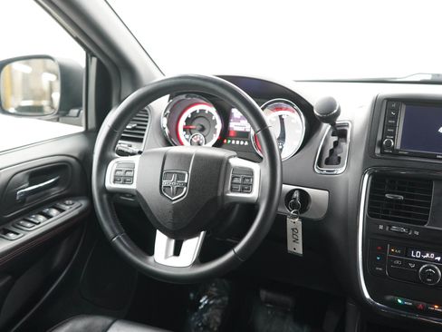 Used 2016 Dodge Grand Caravan R/T FWD image 15