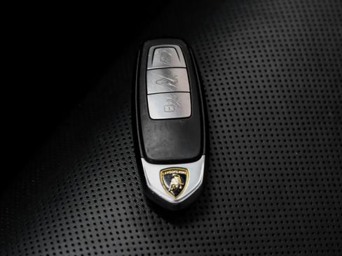 Used 2020 Lamborghini Urus image 66