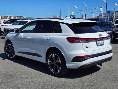 Used 2023 Audi e-tron Premium w/ Convenience Plus Package image 3