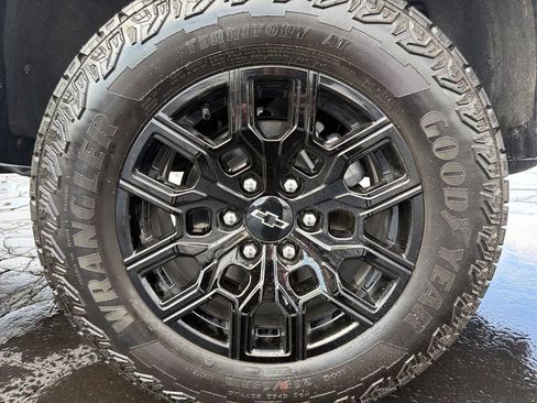 Used 2026 Chevrolet Colorado Trail Boss AWD/4WD image 31