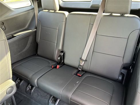 Certified 2023 Chevrolet Traverse LT w/ LPO, Floor Liner Package image 23