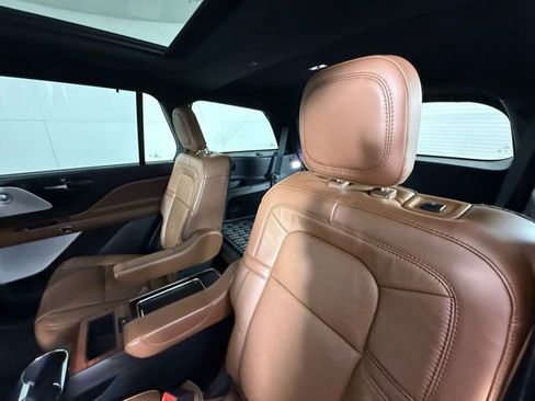 Used 2022 Lincoln Aviator Reserve w/ Equipment Group 201A image 31