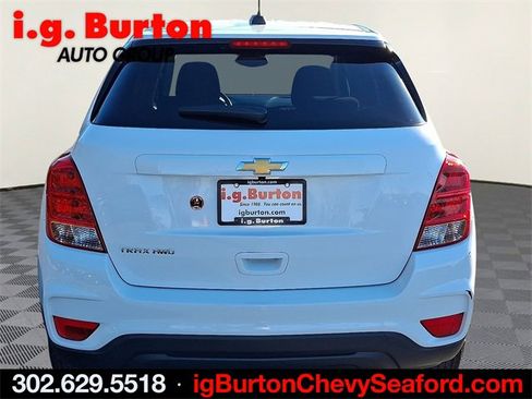 Used 2020 Chevrolet Trax LS w/ Tint and Cruise Package image 5