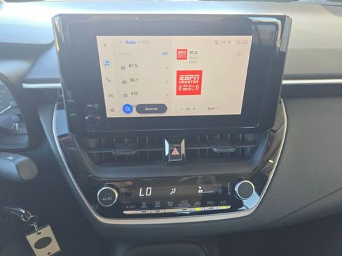 Used 2023 Toyota Corolla LE image 24