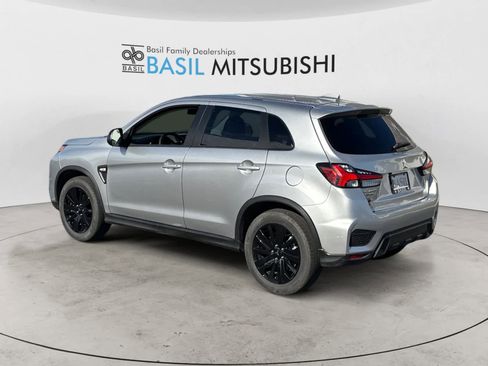 Used 2025 Mitsubishi Outlander Sport LE image 3