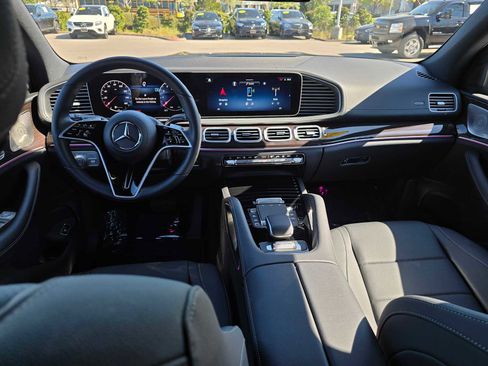 Used 2026 Mercedes-Benz GLS 450 4MATIC image 21