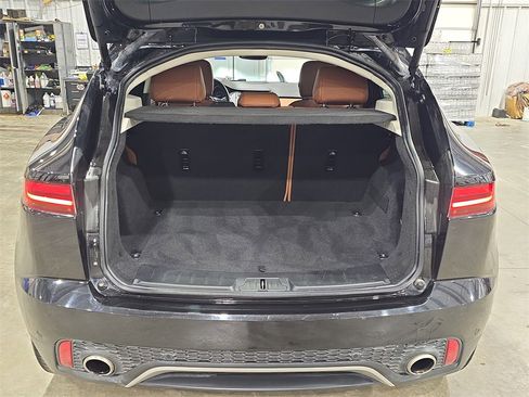 Used 2020 Jaguar E-PACE SE image 12
