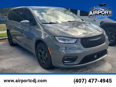 Used 2022 Chrysler Pacifica Touring-L w/ S Appearance Package