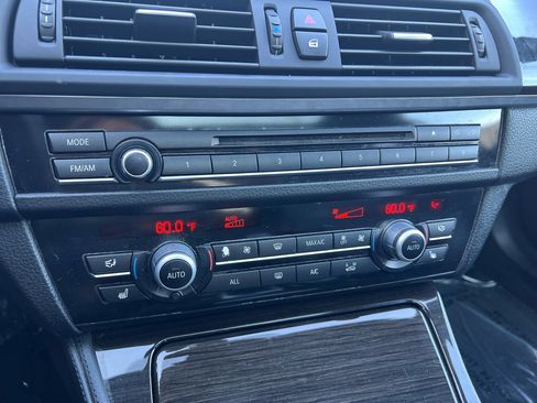 Used 2013 BMW 550i xDrive Sedan image 18