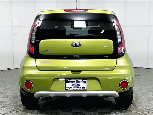 Used 2017 Kia Soul + image 4