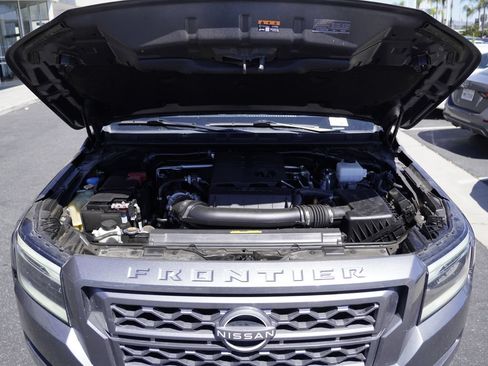 Used 2024 Nissan Frontier SL w/ Technology Package RWD image 7