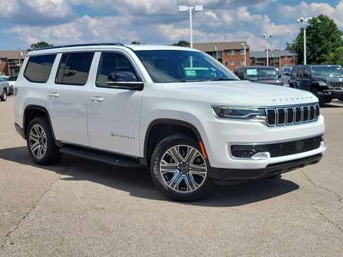 Used 2025 Jeep Wagoneer 2WD w/ Premium Group I image 31