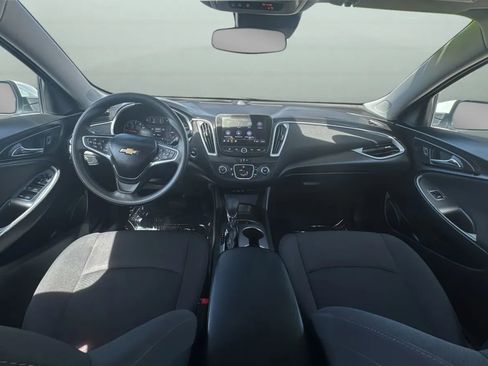 Used 2025 Chevrolet Malibu LS FWD image 9