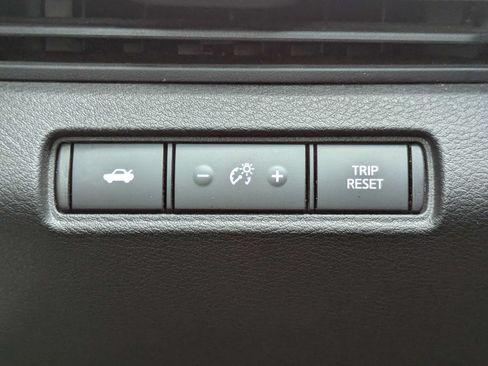 Used 2023 Nissan Altima 2.5 SR FWD image 14