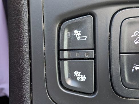 Used 2024 GMC Terrain SLT FWD image 21