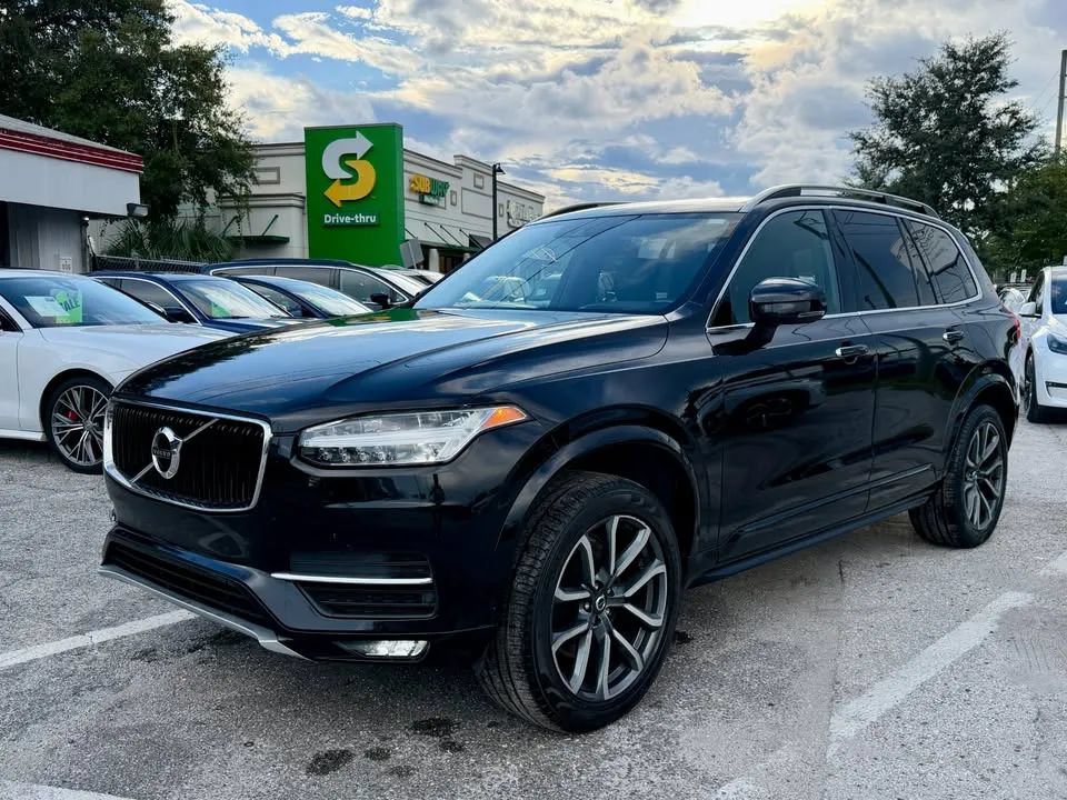 Used 2019 Volvo XC90 T5 Momentum w/ Multimedia Package FWD image 1