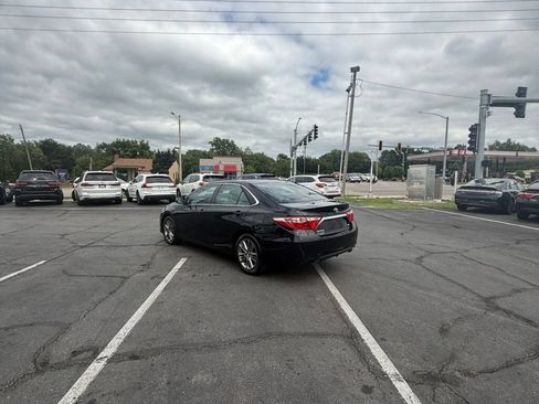 Used 2017 Toyota Camry SE FWD image 10
