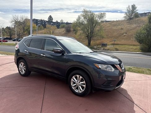 Used 2015 Nissan Rogue SV w/ SV Premium Package image 1
