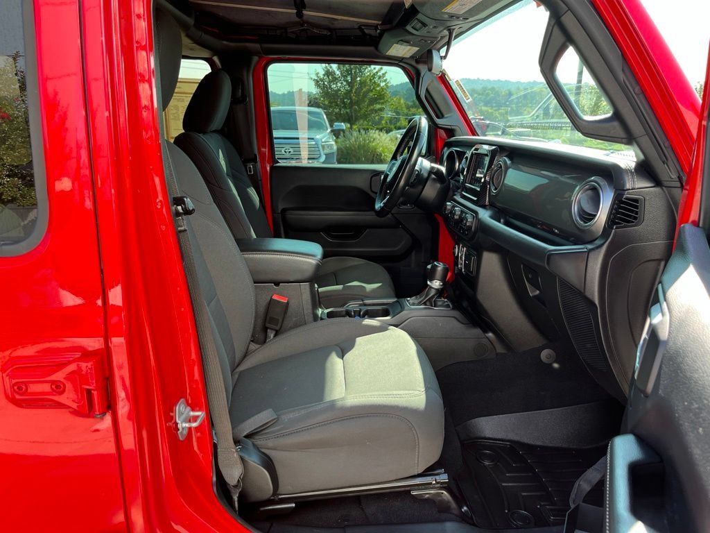 Used 2021 Jeep Wrangler Unlimited Sahara AWD/4WD image 26