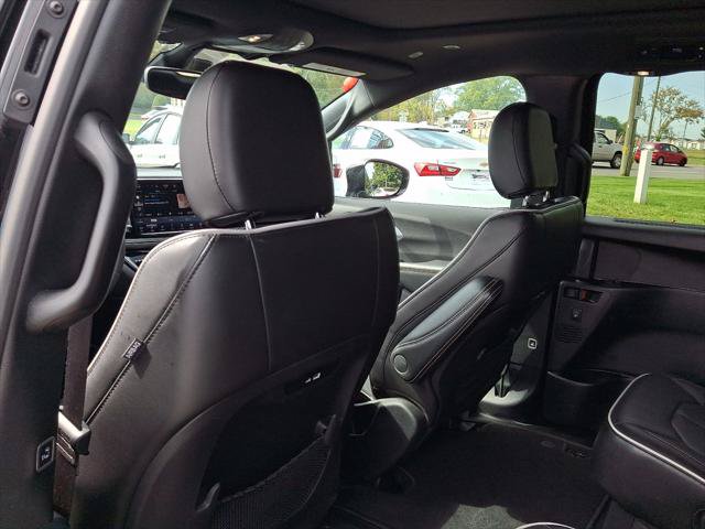 Certified 2026 Chrysler Pacifica Limited FWD image 21