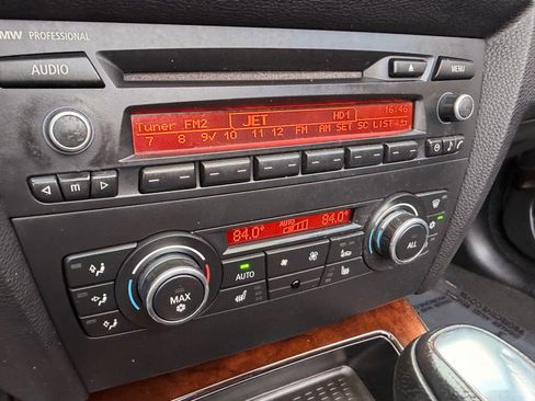 Used 2012 BMW 328i Convertible image 17