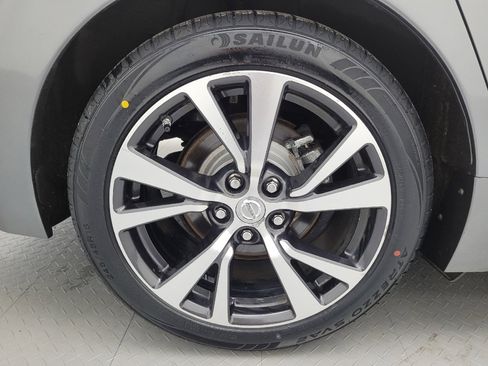 Used 2016 Nissan Maxima Platinum FWD image 31