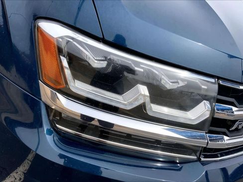 Used 2018 Volkswagen Atlas SEL w/ R-Line Package AWD/4WD image 28