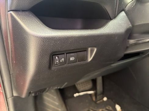 Used 2021 Toyota RAV4 LE image 13