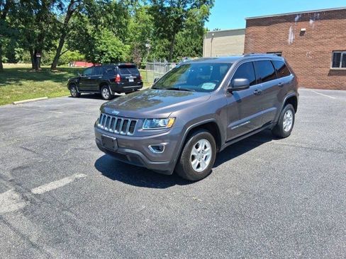 Used 2015 Jeep Grand Cherokee Laredo w/ Quick Order Package 23E AWD/4WD image 1