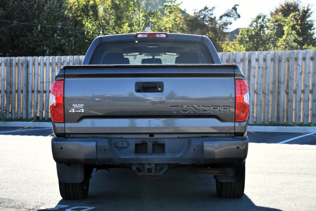 Used 2015 Toyota Tundra Limited w/ Limited Premium Package AWD/4WD image 9