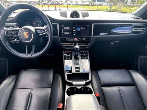 Used 2024 Porsche Macan image 7