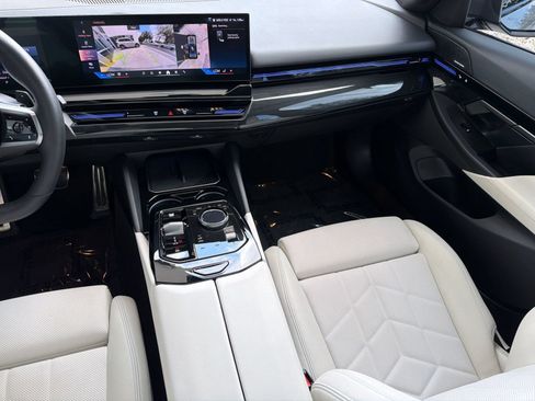 Used 2024 BMW 530i w/ M Sport Package RWD image 19