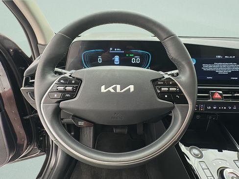 Used 2024 Kia Niro EX w/ EX Cold Weather Package FWD image 14