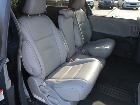Used 2015 Toyota Sienna XLE Premium image 27