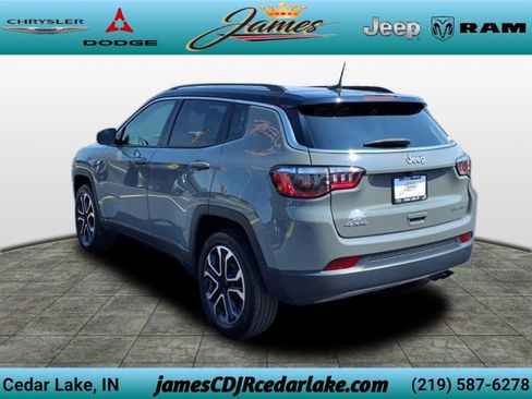 Used 2022 Jeep Compass Limited w/ Sun and Sound Group AWD/4WD image 3
