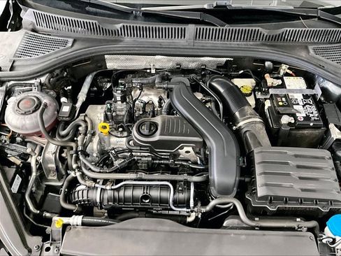 Used 2024 Volkswagen Jetta SE FWD image 11