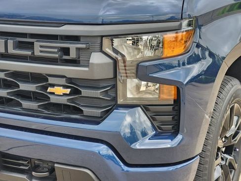 Used 2022 Chevrolet Silverado 1500 Custom RWD image 9