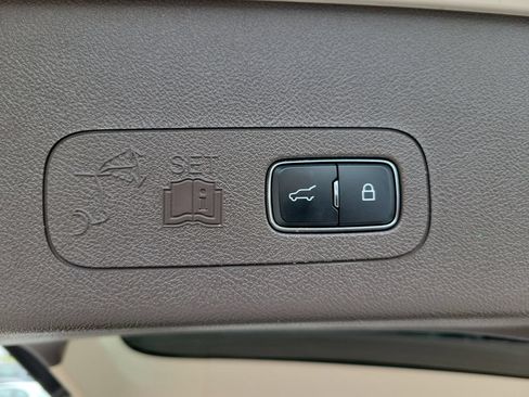 Used 2022 Lincoln Aviator Reserve w/ Equipment Group 201A AWD/4WD image 7